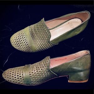 Olive green TN 29 loafers size 7 1/2 /38